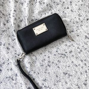 Michael kors wallet EUC